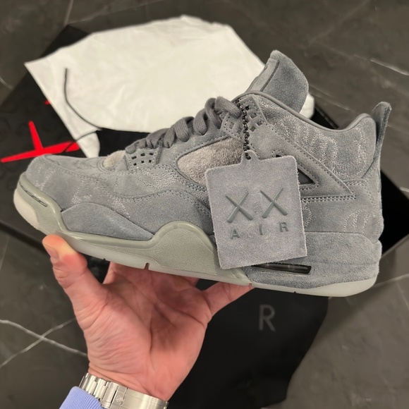 Jordan 4 Retro Kaws - Picture 1 of 8